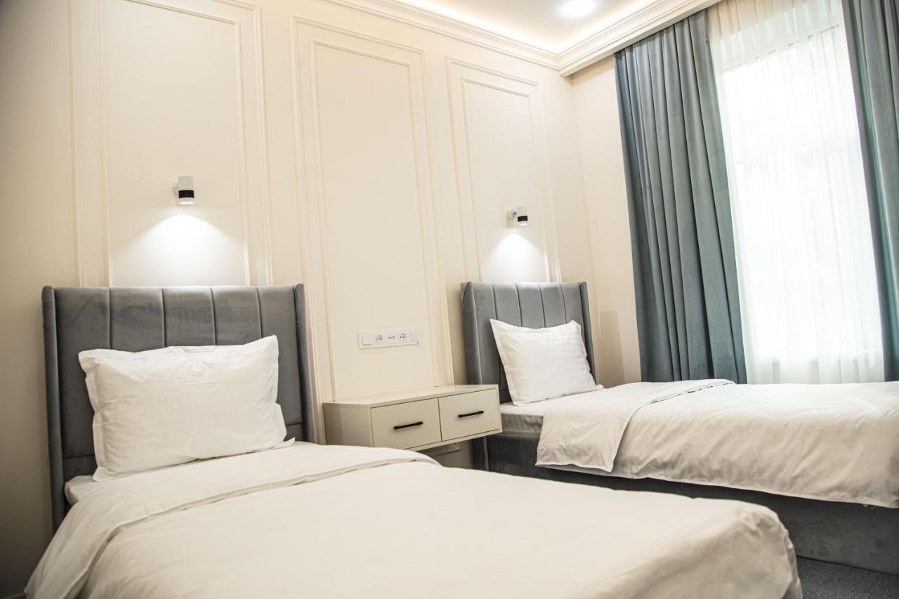 Lev Tolstoy Hotell Samarkand Eksteriør bilde