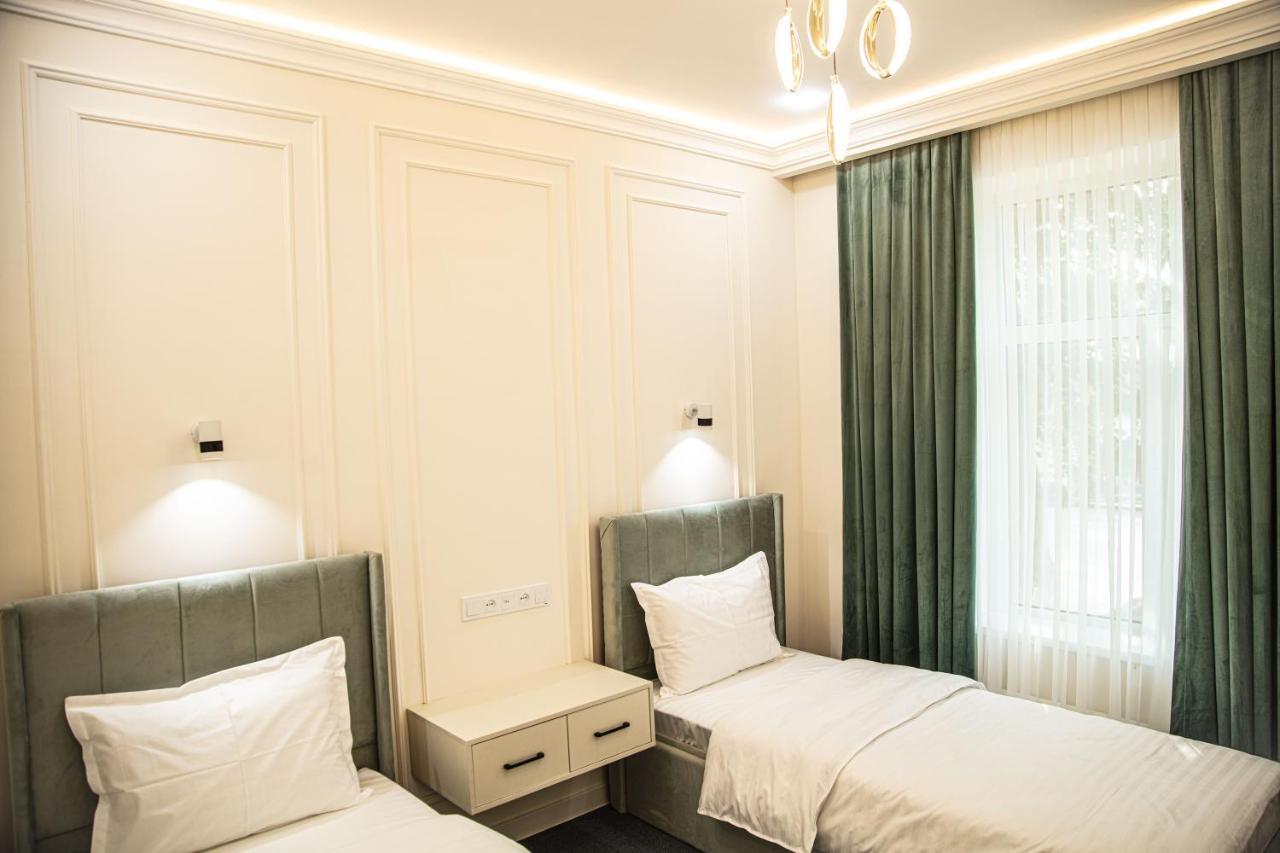 Lev Tolstoy Hotell Samarkand Eksteriør bilde